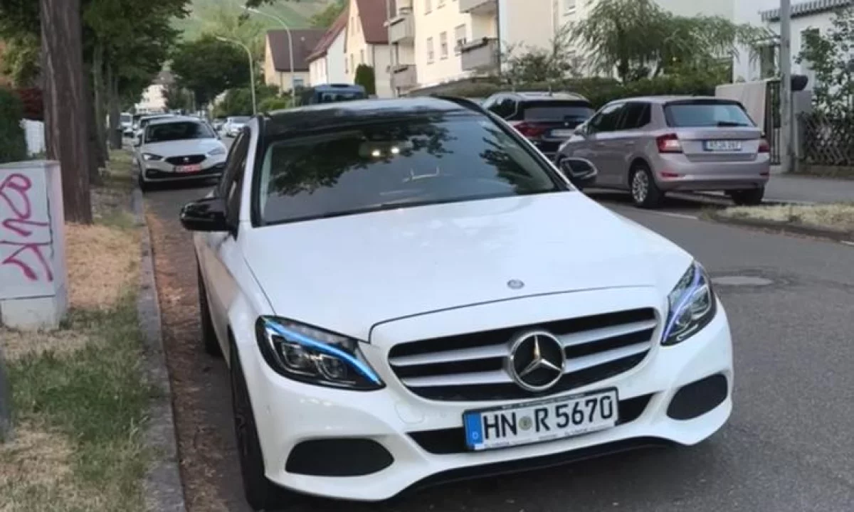 Cars for sale in Tirana, Mercedes-Benz, 2015 Diesel,Kambio Automatik Payment 10,800  Euro.