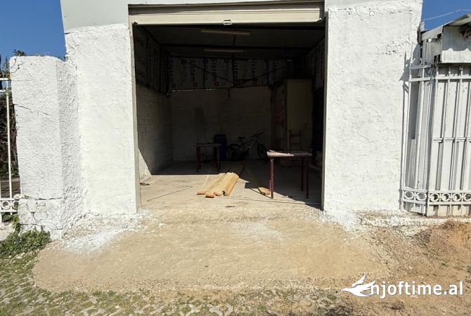 Ambiente Commerciale in Affitto 4+1 a Tirana - 25,000 Leke