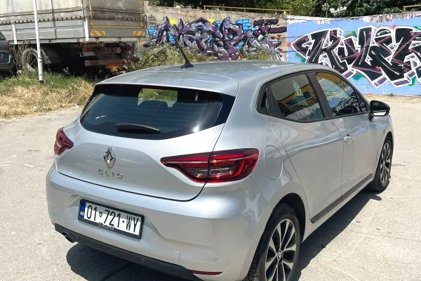 Auto in Vendita a Pristina, Renault, 2022 Benzine,Kambio Automatik Pagamento 15,700  Euro.