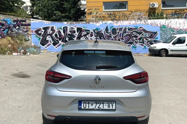 Auto in Vendita a Pristina, Renault, 2022 Benzine,Kambio Automatik Pagamento 15,700  Euro.