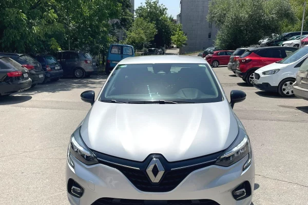 Auto in Vendita a Pristina, Renault, 2022 Benzine,Kambio Automatik Pagamento 15,700  Euro.