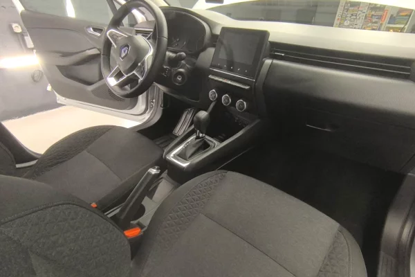 Auto in Vendita a Pristina, Renault, 2022 Benzine,Kambio Automatik Pagamento 15,700  Euro.