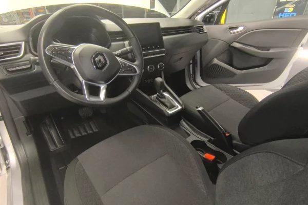 Auto in Vendita a Pristina, Renault, 2022 Benzine,Kambio Automatik Pagamento 15,700  Euro.