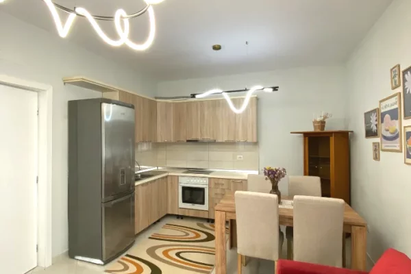 Shtepi me qera Apartament ne Tirane, 1+1, Mobilimi E mobiluar, Pagesa 50,000  Leke.