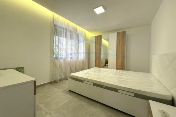 Shtepi me qera Apartament ne Tirane, 1+1, Mobilimi E mobiluar, Pagesa 450  Euro.