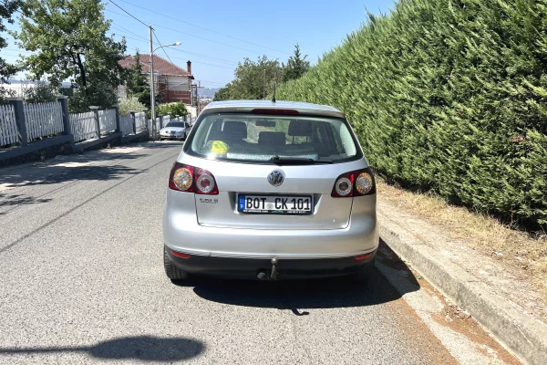 Cars for sale in Tirana - 300,000 Leke
