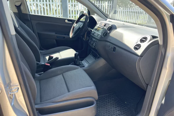 Cars for sale in Tirana, Volkswagen, 2005 Diesel,Kambio Manual Payment 300,000  Leke.