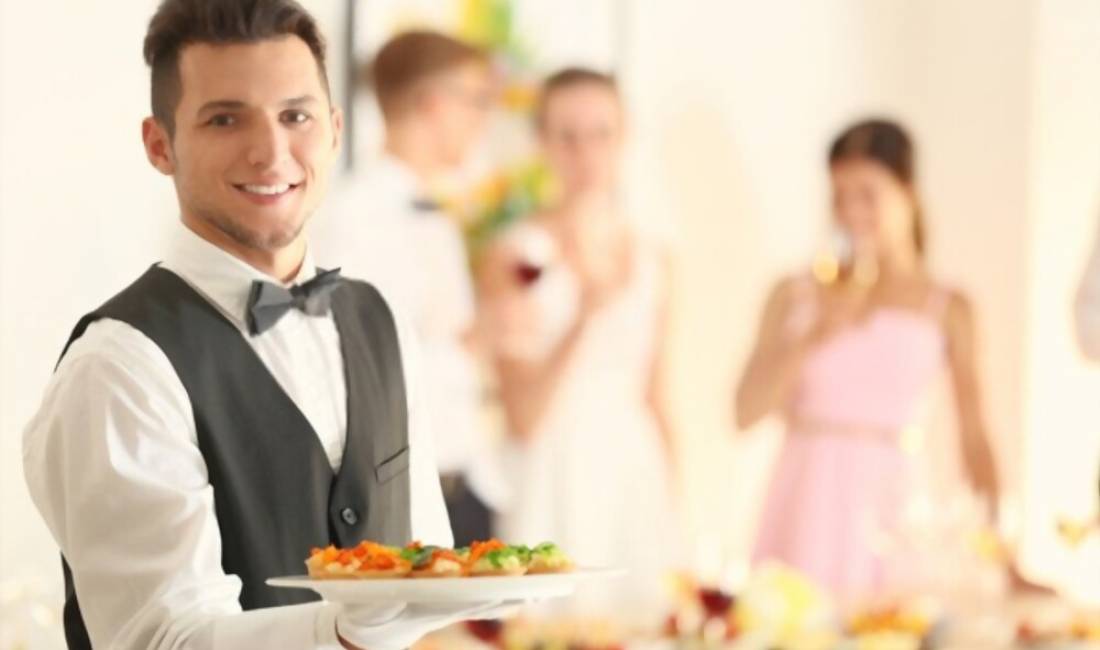 Offerte di lavoro a Tirana, Profession Kamarier/e , , Pagamento Trattabile.