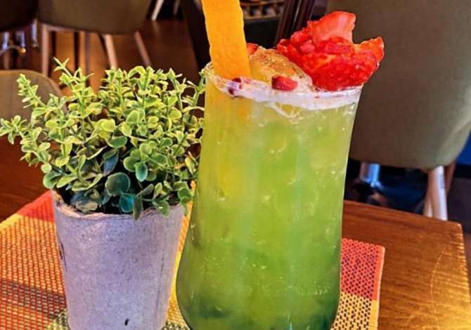 Offerte di lavoro a Tirana, Profession Kamariere , , Pagamento 25,000  Leke.