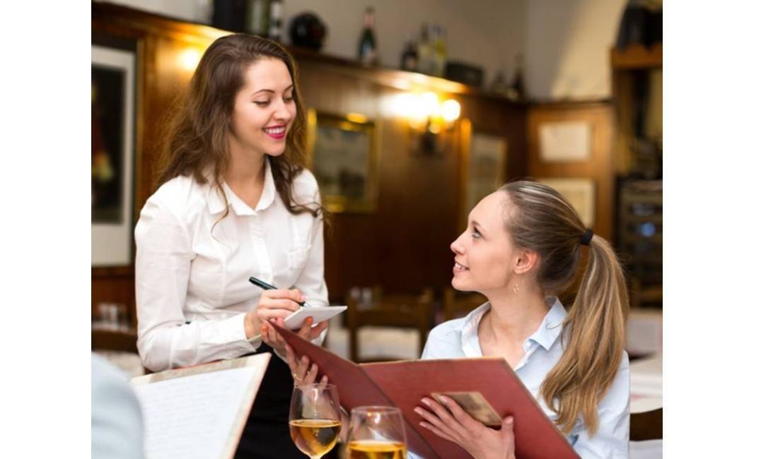 Offerte di lavoro a Himara, Profession Ndihmes Kuzhinier/e,Kamarier/e , , Pagamento Trattabile.