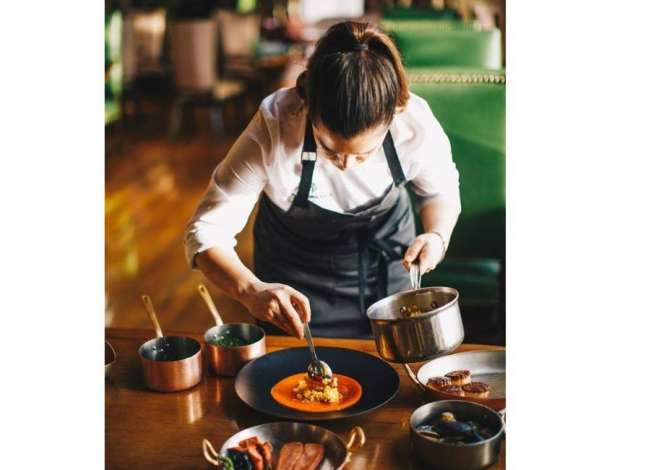 Offerte di lavoro a Himara, Profession Ndihmes Kuzhinier/e,Kamarier/e , , Pagamento Trattabile.