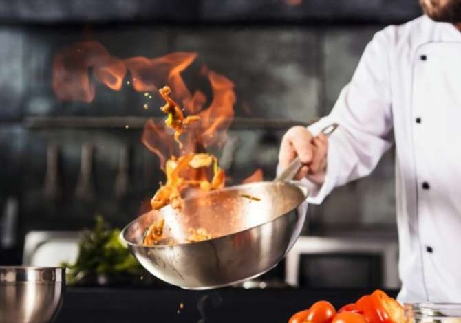 Offerte di lavoro a Santa Quaranta, Profession Kuzhinier/e, Ndihmes Kuzhinier/e , , Pagamento Trattabile.