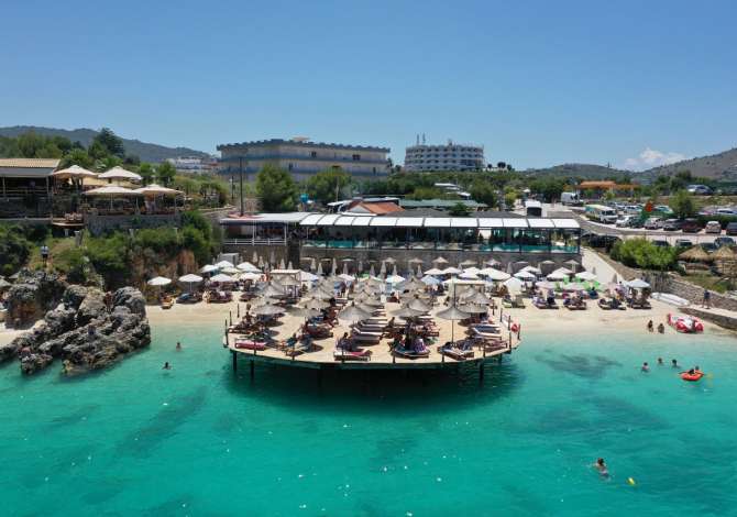 Offerte di lavoro per Ndihmes Kuzhinier/e,Banakier/e, Kamarier/e, Sanitare a Santa Quaranta