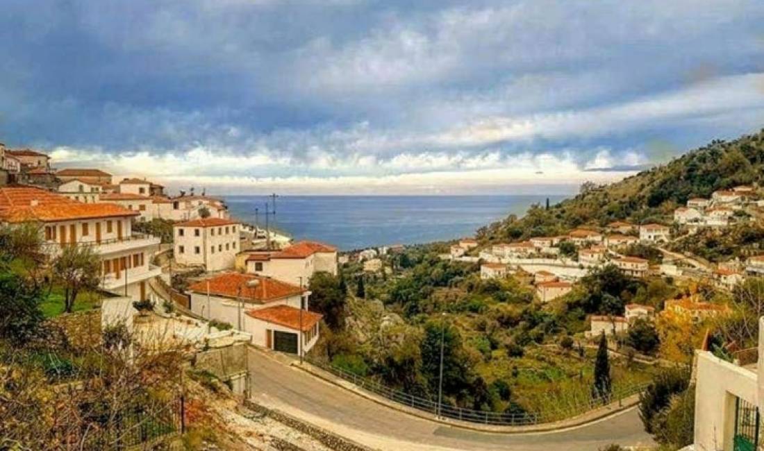 Offerte di lavoro a Himara, Profession Ndihmes Kamarier/e , , Pagamento Trattabile.