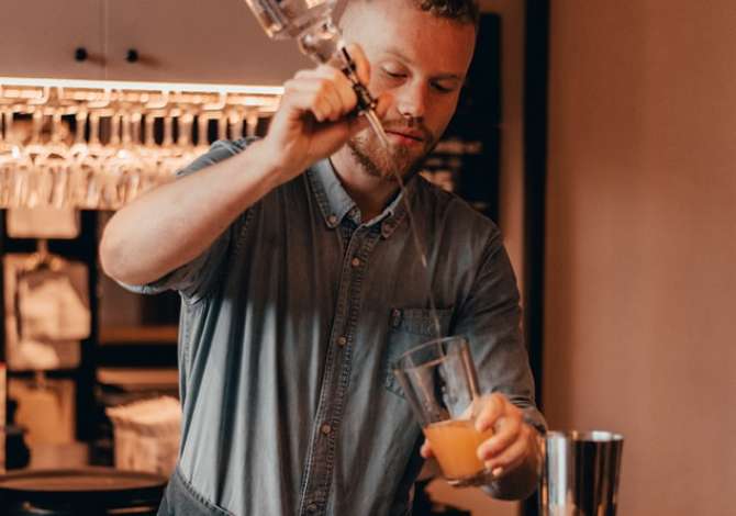 Njoftime Pune per BANAKIER / BARIST ne Tirane