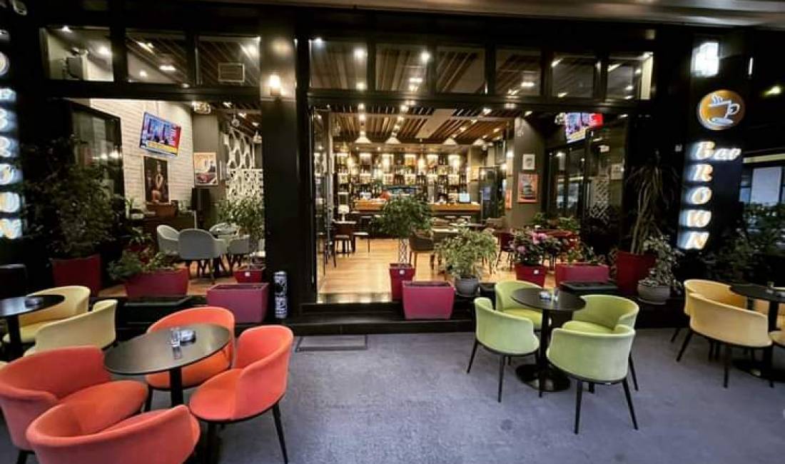 Offerte di lavoro a Valona, Profession Banakier/e, Kamarier/e, Sanitare , , Pagamento Trattabile.