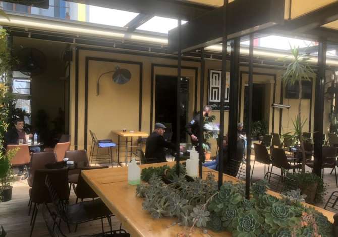 Njoftime Pune per Kamarier/e, Banakier/e ne Tirane