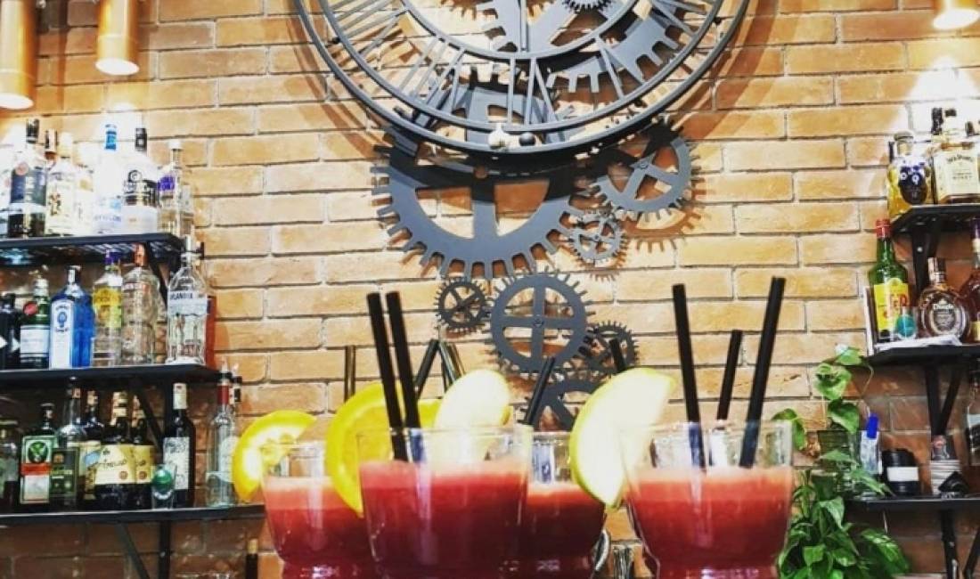 Offerte di lavoro a Tirana, Profession Kamarier/e, Banakier/e , , Pagamento Trattabile.