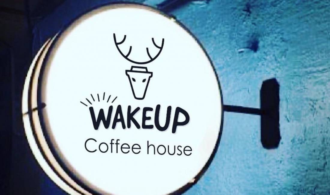 Offerte di lavoro a Tirana, Profession Menaxher/e, Kamariere, Sanitare , , Pagamento 30,000  Leke.