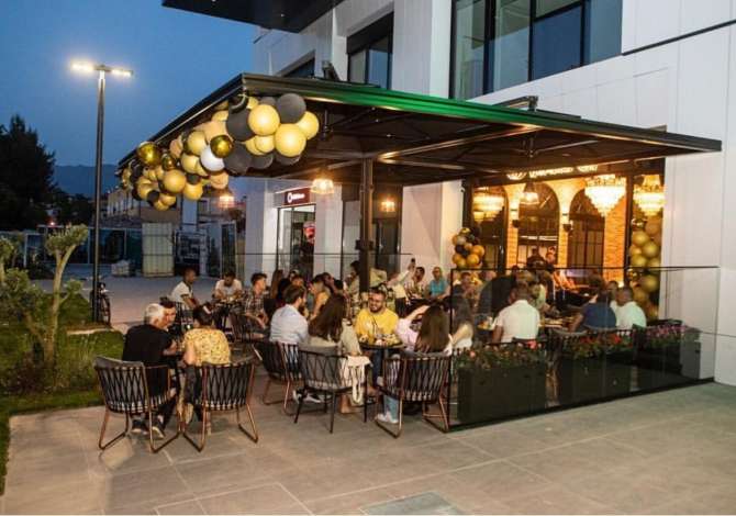 Offerte di lavoro a Tirana, Profession Menaxher/e, Kamariere, Sanitare , , Pagamento 30,000  Leke.