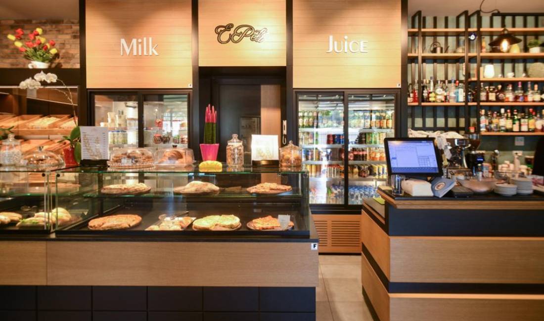 Offerte di lavoro a Tirana, Profession Kamarier/e , , Pagamento Trattabile.