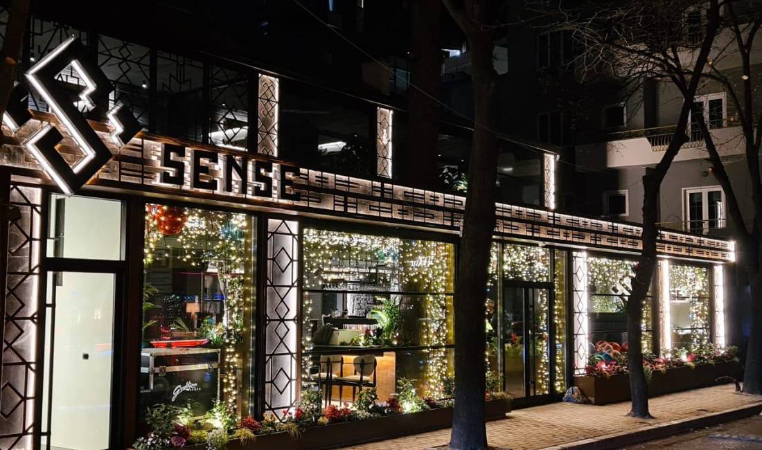 Offerte di lavoro a Tirana, Profession Menaxher/e Stafi, Kamarier/e, Banakier/e, Hostes/e, Sanitare , , Pagamento Trattabile.