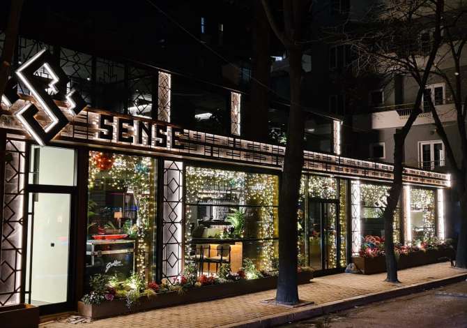 Njoftime Pune per Menaxher/e Stafi, Kamarier/e, Banakier/e, Hostes/e, Sanitare ne Tirane