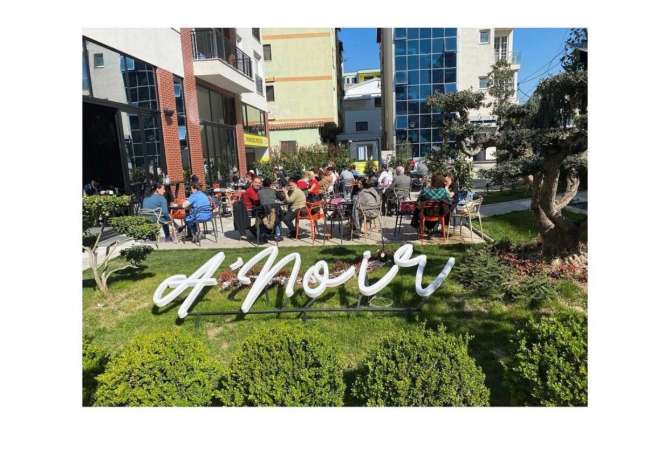 Njoftime Pune per Banakier/e, Kamarier/e ne Tirane