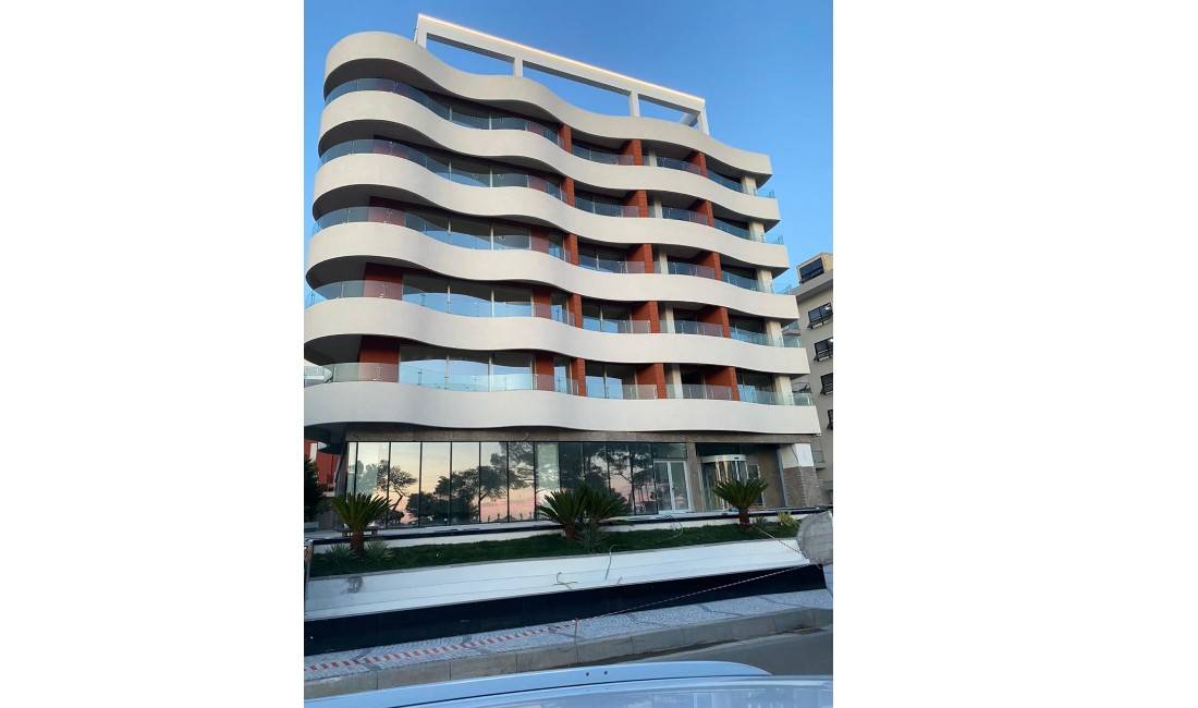 Offerte di lavoro a Alessio, Profession  Kuzhinier/e, Ndihmes kuzhinier/e, Kamarier/e , , Pagamento Trattabile.