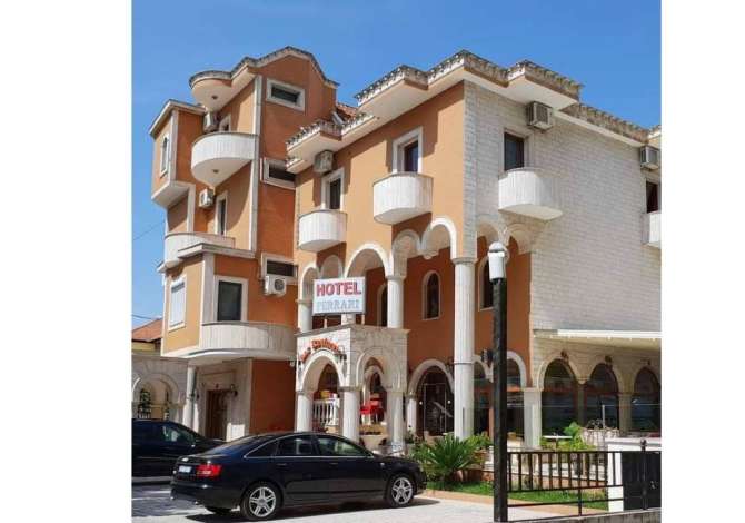 Njoftime Pune per Kuzhiniere, Banakier/e, Kamarier/e, Sanitare dhe Roje Nate ne Tirane