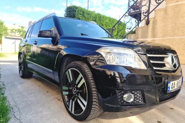 Cars for sale in Durres - 900,000 Leke