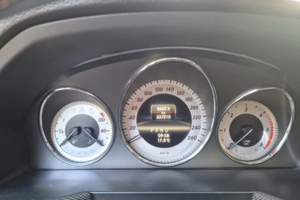 Cars for sale in Durres, Mercedes-Benz, 2012 Diesel,Kambio Automatik Payment 850,000  Leke.