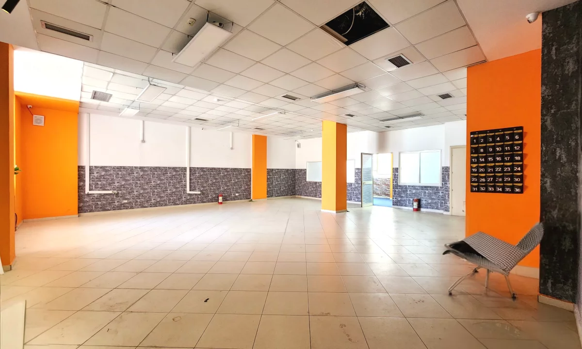 ZYRA ME QERA 440M2 PRANE DELIJORGJIT