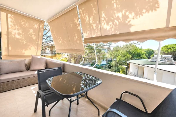 Shtepi ne shitje Apartament ne Durres, 2+1, Mobilimi E mobiluar, Pagesa 195,000  Euro.
