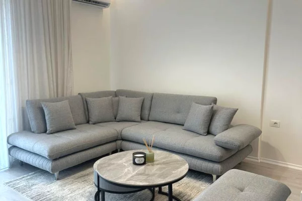 Shtepi me qera Apartament ne Tirane, 2+1, Mobilimi E mobiluar, Pagesa 60,000  Leke.