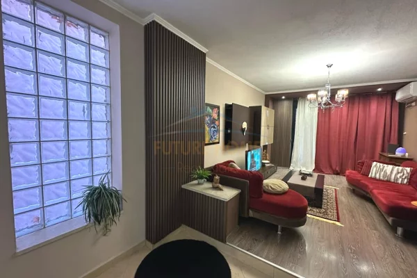 Shtepi me qera Apartament ne Tirane, 2+1, Mobilimi E mobiluar, Pagesa 900  Euro.