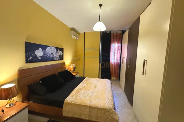 Shtepi me qera Apartament ne Tirane, 2+1, Mobilimi E mobiluar, Pagesa 900  Euro.