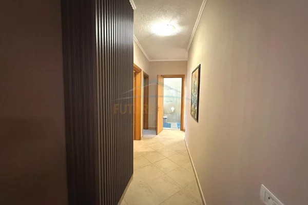 Shtepi me qera Apartament ne Tirane, 2+1, Mobilimi E mobiluar, Pagesa 900  Euro.