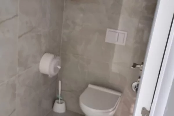 Jepet me qira ambient per klinike / laborator 