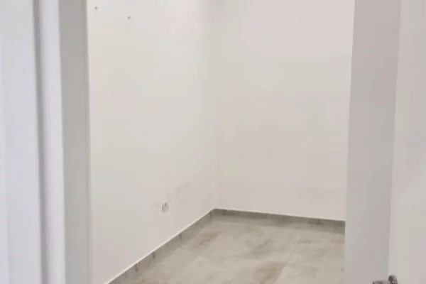 Jepet me qira ambient per klinike / laborator 