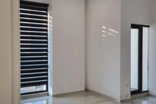 Jepet me qira ambient per klinike / laborator 