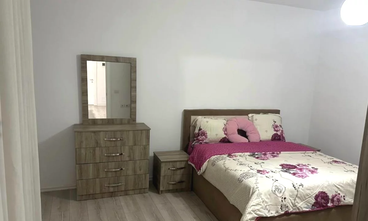 Shtepi me qera Apartament ne Tirane, 1+1, Mobilimi E mobiluar, Pagesa 60,000  Leke.