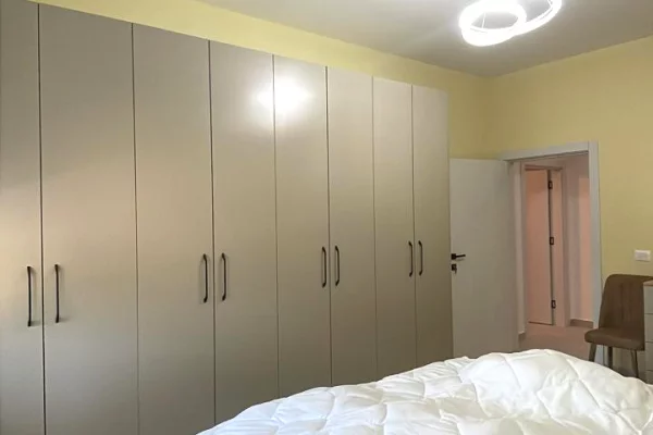 Shtepi me qera Apartament ne Tirane, 1+1, Mobilimi E mobiluar, Pagesa 45,000  Leke.
