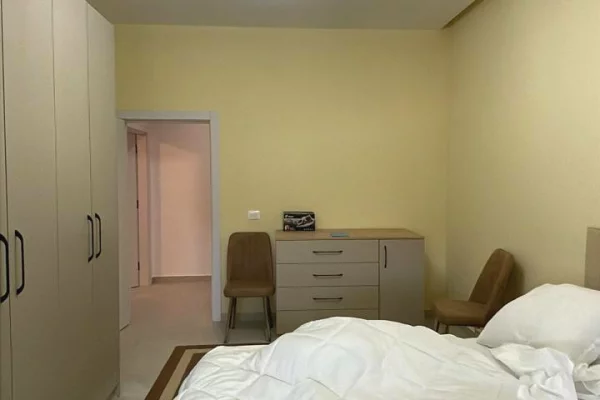 Shtepi me qera Apartament ne Tirane, 1+1, Mobilimi E mobiluar, Pagesa 45,000  Leke.