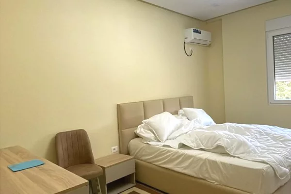 Shtepi me qera Apartament ne Tirane, 1+1, Mobilimi E mobiluar, Pagesa 45,000  Leke.