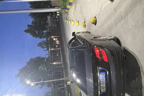 Cars for sale in Tirana, Mercedes-Benz, 2009 gasoline-gas,Kambio Automatik Payment 5,200  Euro.
