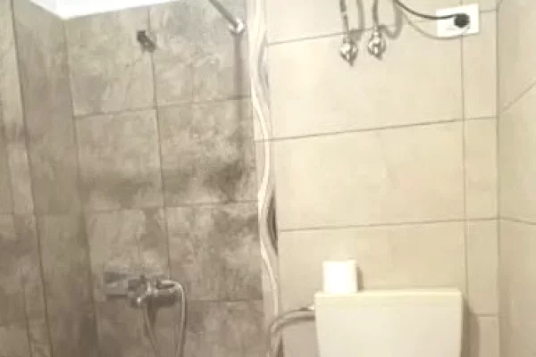 Shtepi me qera Apartament ne Tirane, Garsoniere, Mobilimi E mobiluar, Pagesa 34,000  Leke.