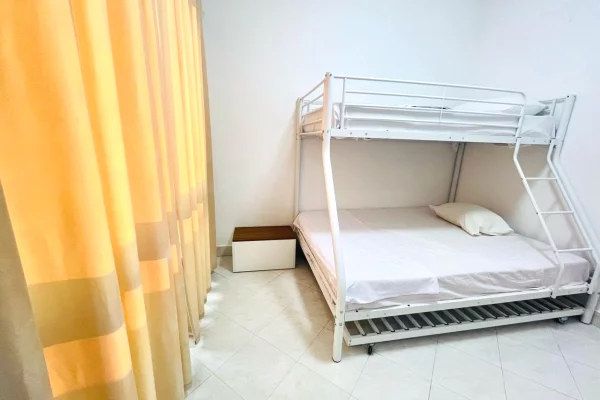 Shtepi me qera Apartament ne Tirane, Garsoniere, Mobilimi E mobiluar, Pagesa 32,000  Leke.