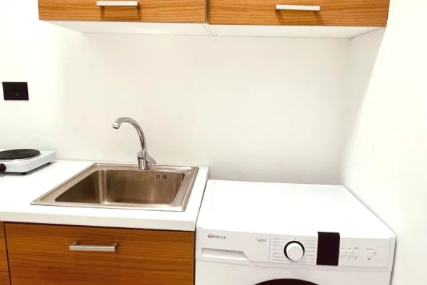 Shtepi me qera Apartament ne Tirane, Garsoniere, Mobilimi E mobiluar, Pagesa 32,000  Leke.