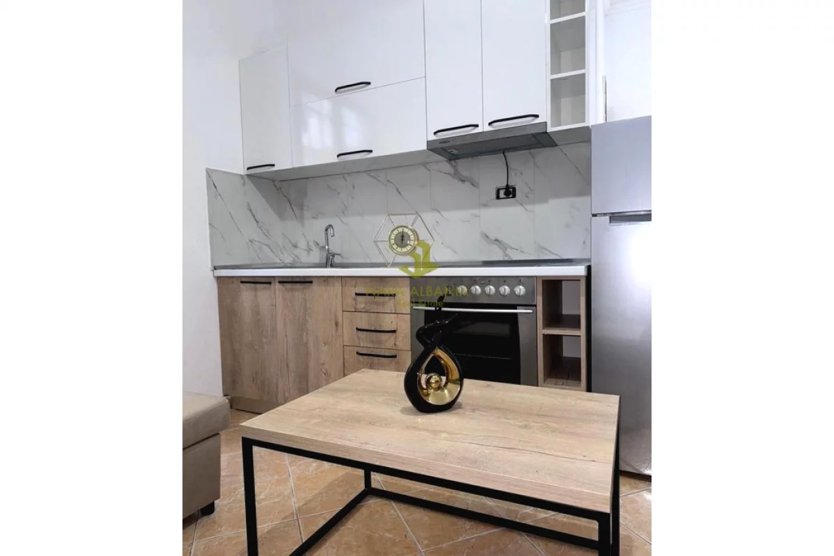Shtepi me qera Apartament ne Tirane, Garsoniere, Mobilimi E mobiluar, Pagesa 35,000  Leke.